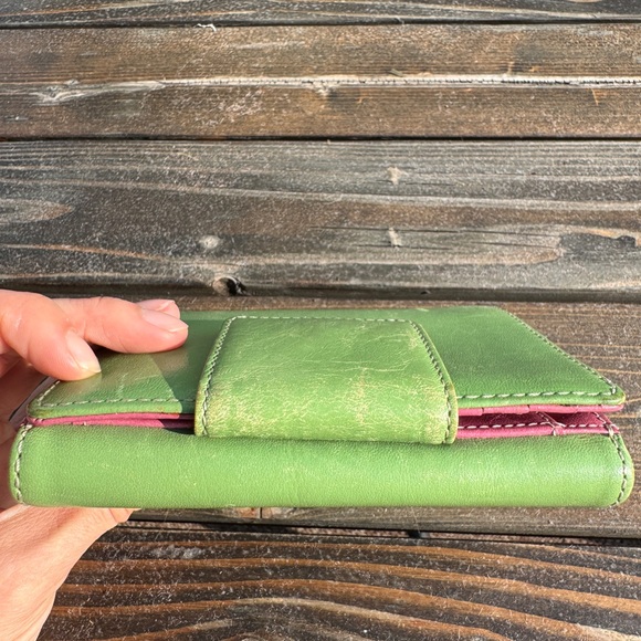 Kate Spade Green Wallet - Picture 9 of 10
